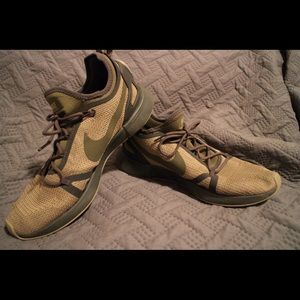 Nike Men’s Duel Racer Sneaker Running Shoes